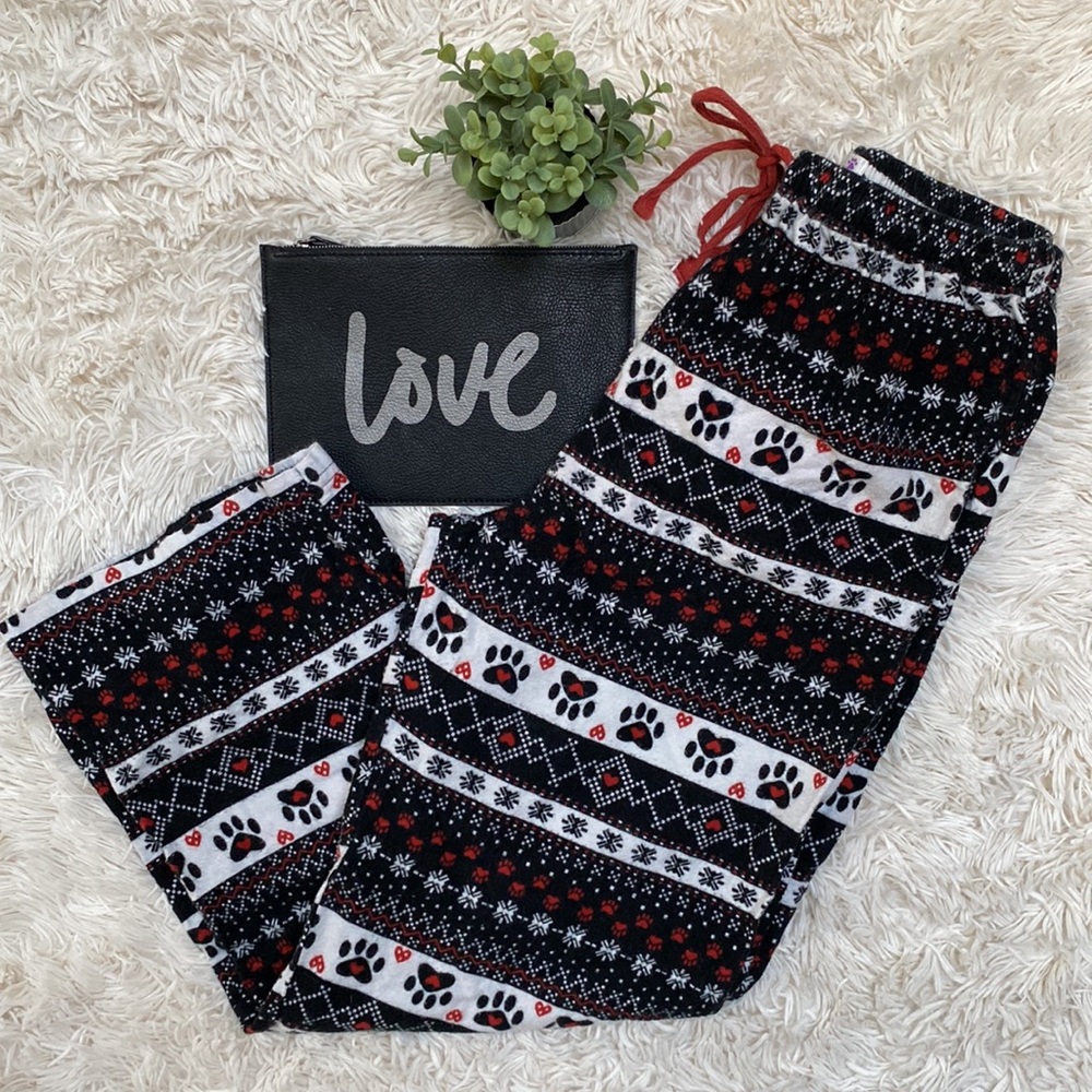 🎉HP🎉 Animal Rescue Site Dog Paw & Heart Flannel Pajama Pants 💗 Black Red & White